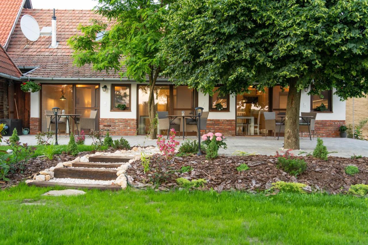 Natura Apartman Tiszafüred Exterior foto